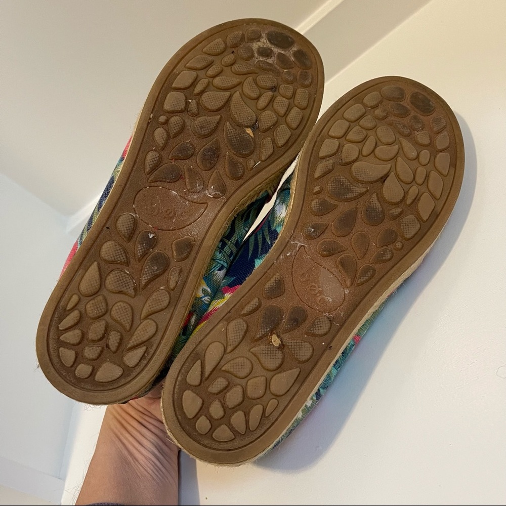 b.o.c. By Born Canvas Espadrilles Slip On Shoes 7M - Picture 7 of 7